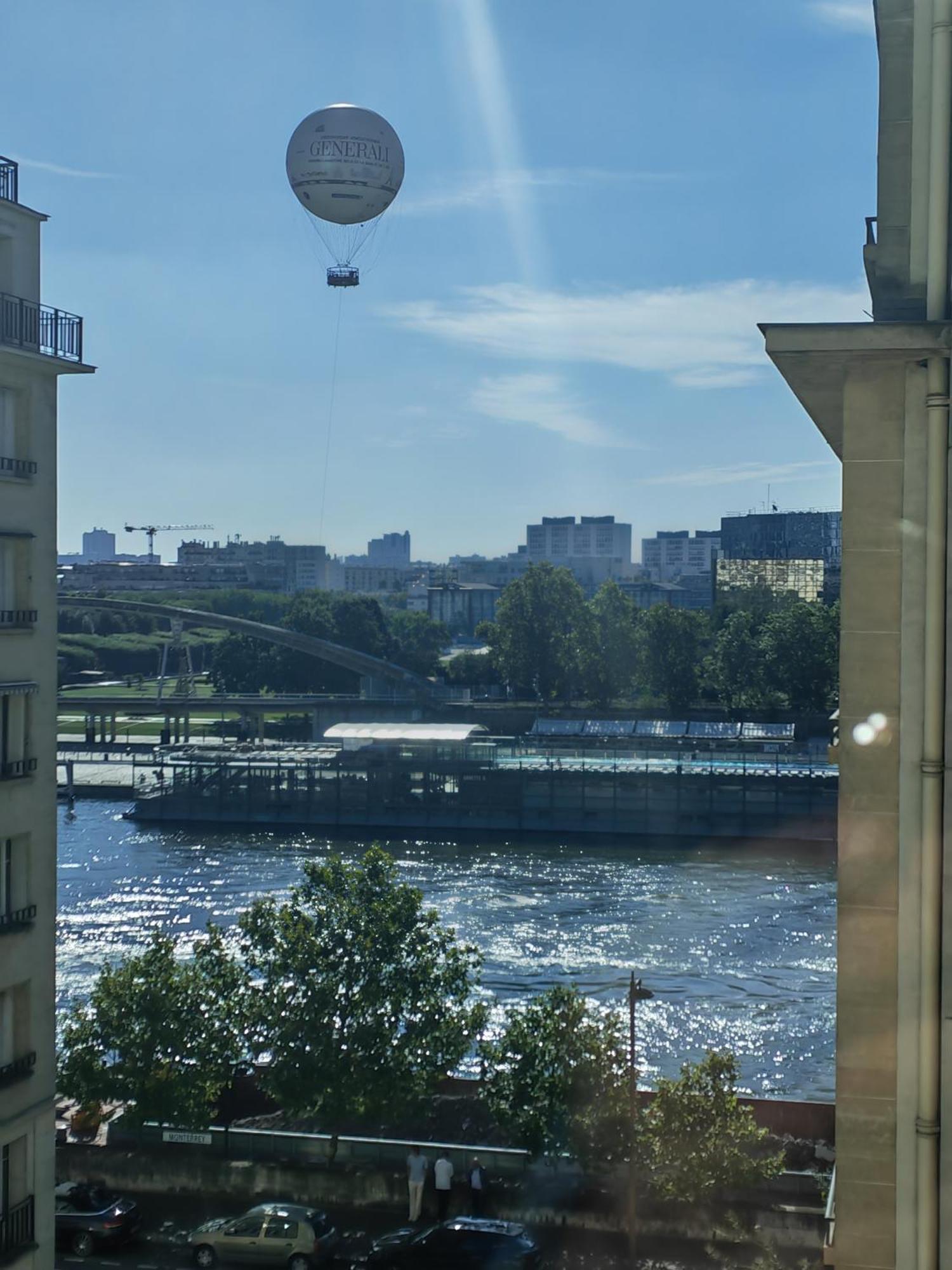 View Sur La Seine Daire Paris Dış mekan fotoğraf